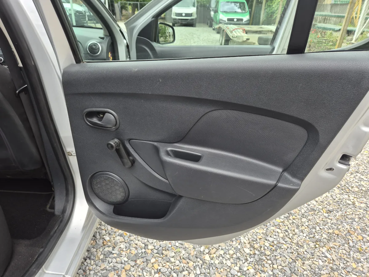 Dacia Sandero 1.5 DCI (2014) - slika 21