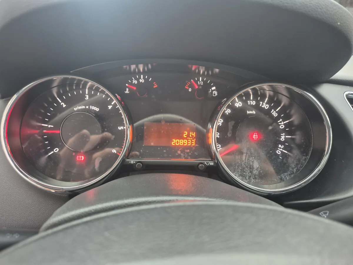 Peugeot 3008 1.6 HDI (2014) - slika 33